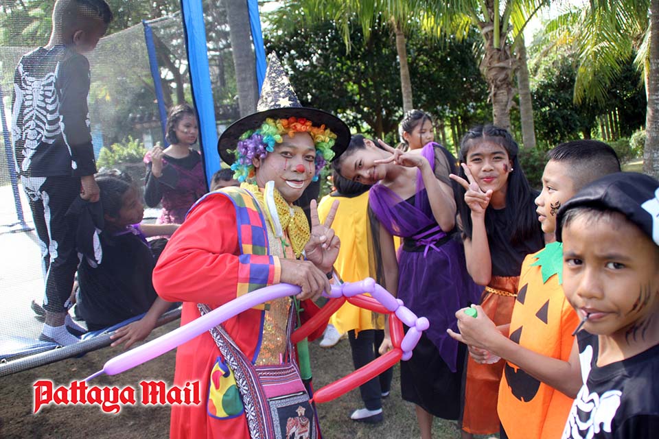 Pattaya News 1pattaya Sports Club Halloween Childrens Party 10