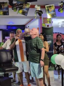 651233196 122128041069116044 4773430777671983008 N